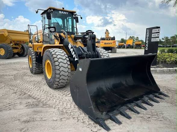 Front end loader